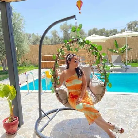 Aslan Denize Yakin Merkeze Yakin * فتحية